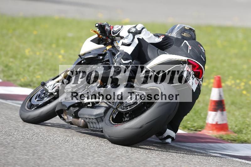 /53 16.09.2025 Track Day Domi Aegerter ADR/Gruppe rot/backside
